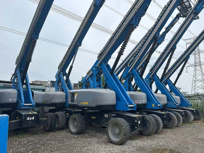 Used Boom Lifts Genie S65